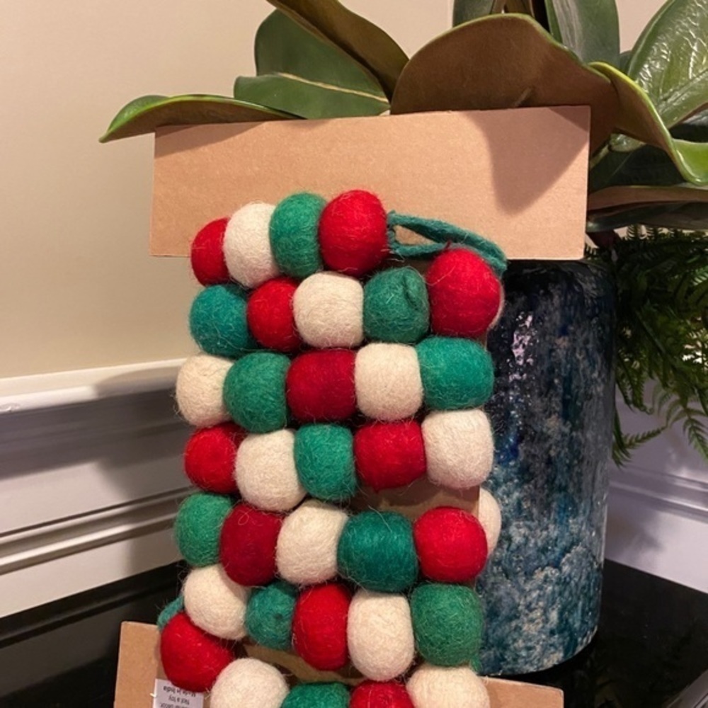 Felt Wool Pom Pom  Christmas Garland - Picture 3 of 5